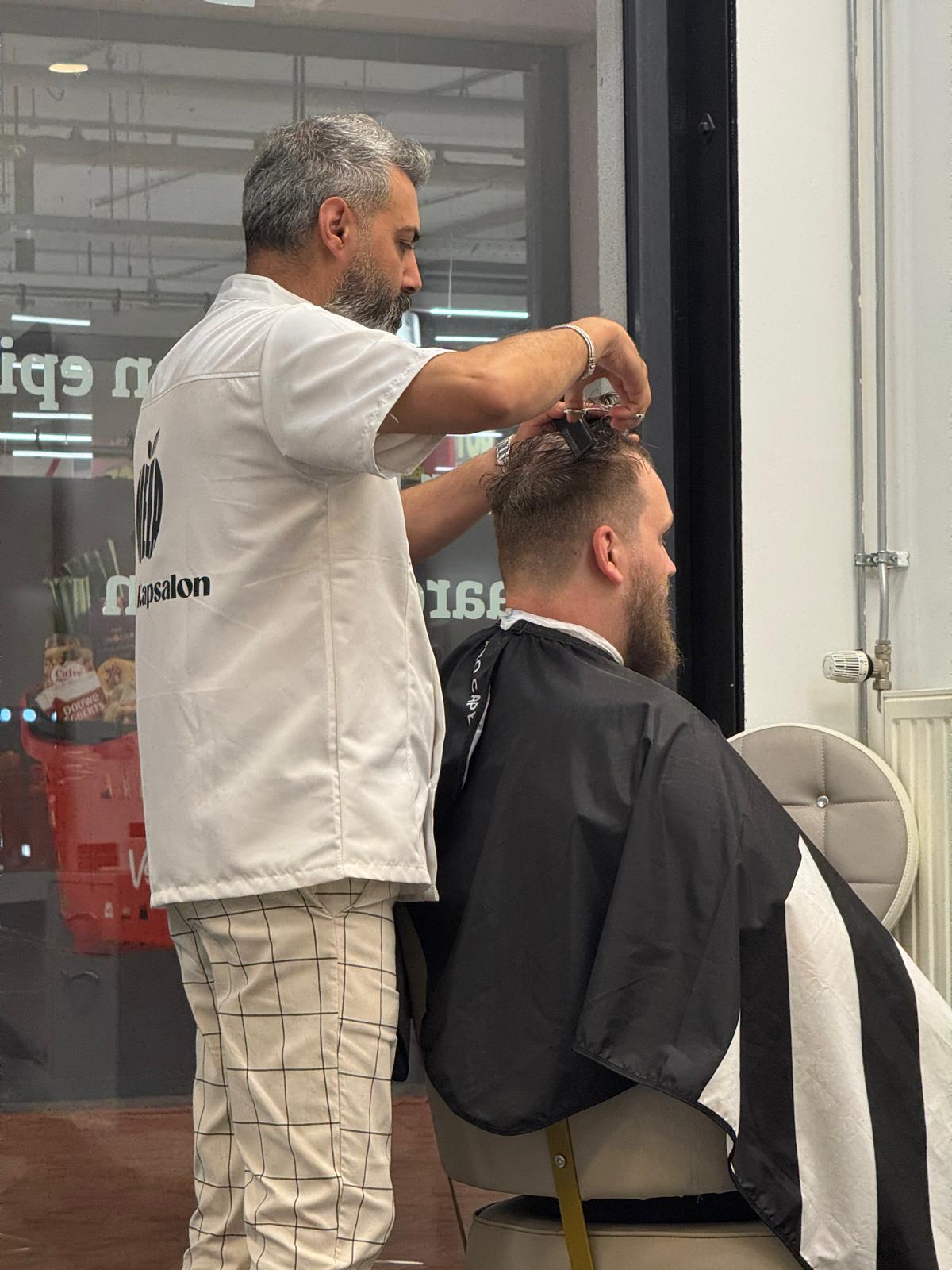 Meysam Cutting Hair 1